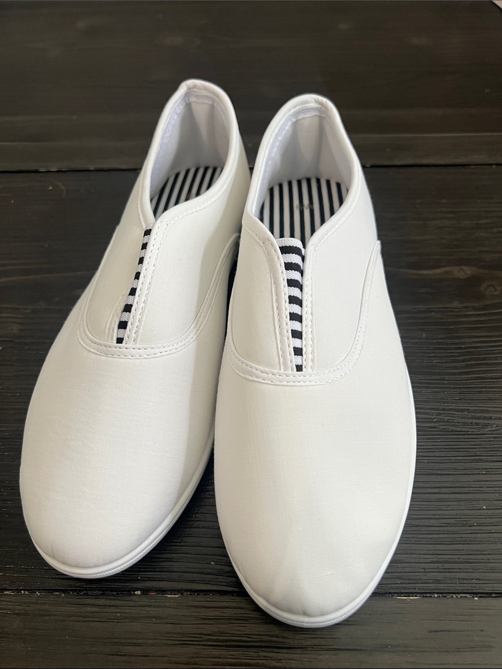 Classic Slip-On Drew Canvas Women’s  Shoes - White Size 6 NEW